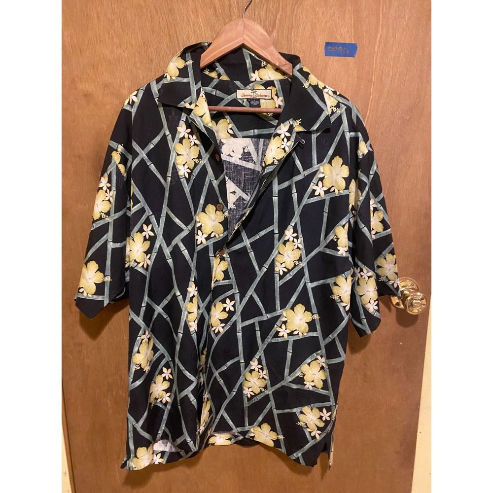 Tommy Bahama Blue Hawaiian Button Down, L floral print, 100% silk